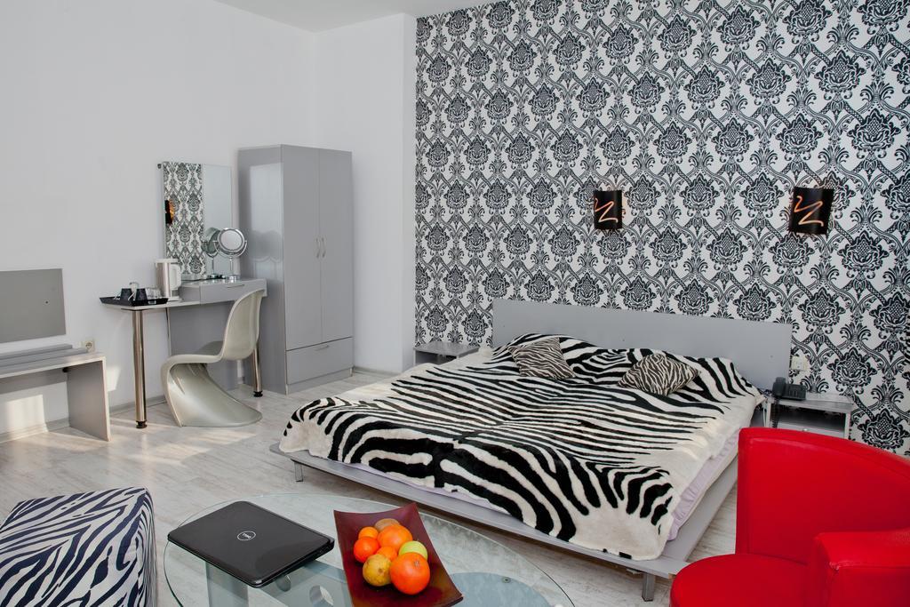 Deluxe Double or Twin Room,463870446:JPEG